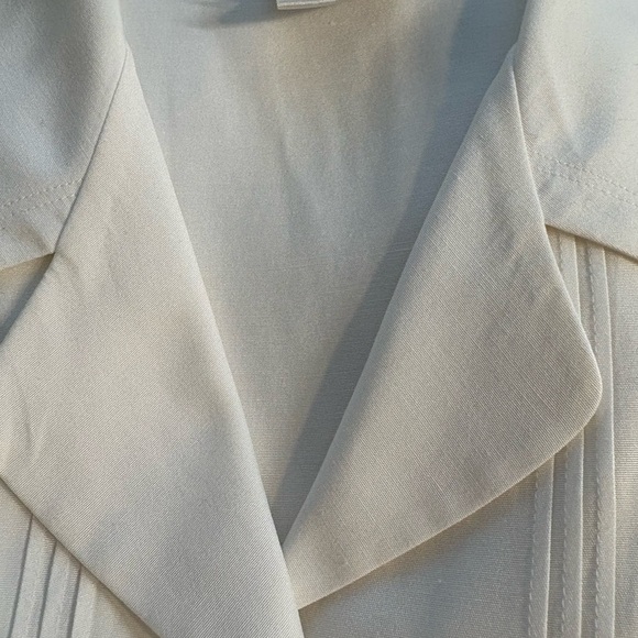 Fred David Sleeveless, Top With Embroidered Detail, EUC, Sz 14, White - Picture 5 of 6